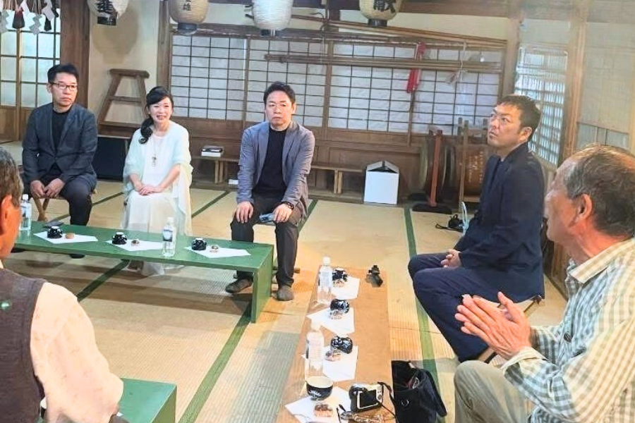 樹齢800年の杉を再活用し、寄贈いたしました